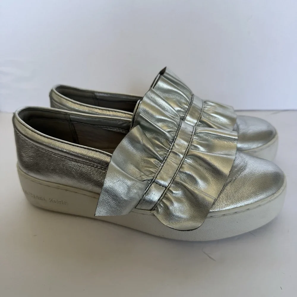 Michael Kors Bella Women's 6 Metallic Silver Ruffle Platform Slip On Sneakers